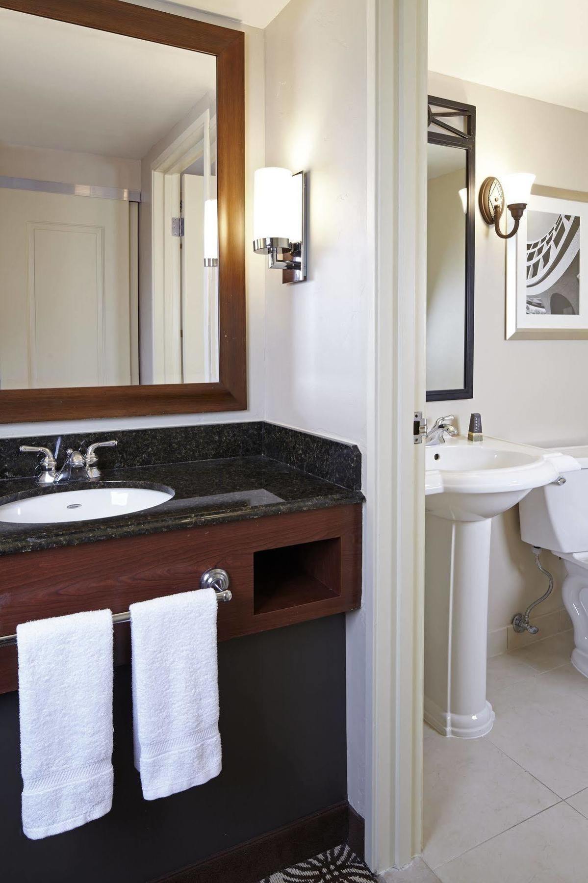 Hotel Sheraton Park 3*